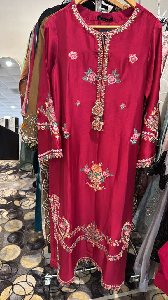 Embroidered Kaftaan | Magenta