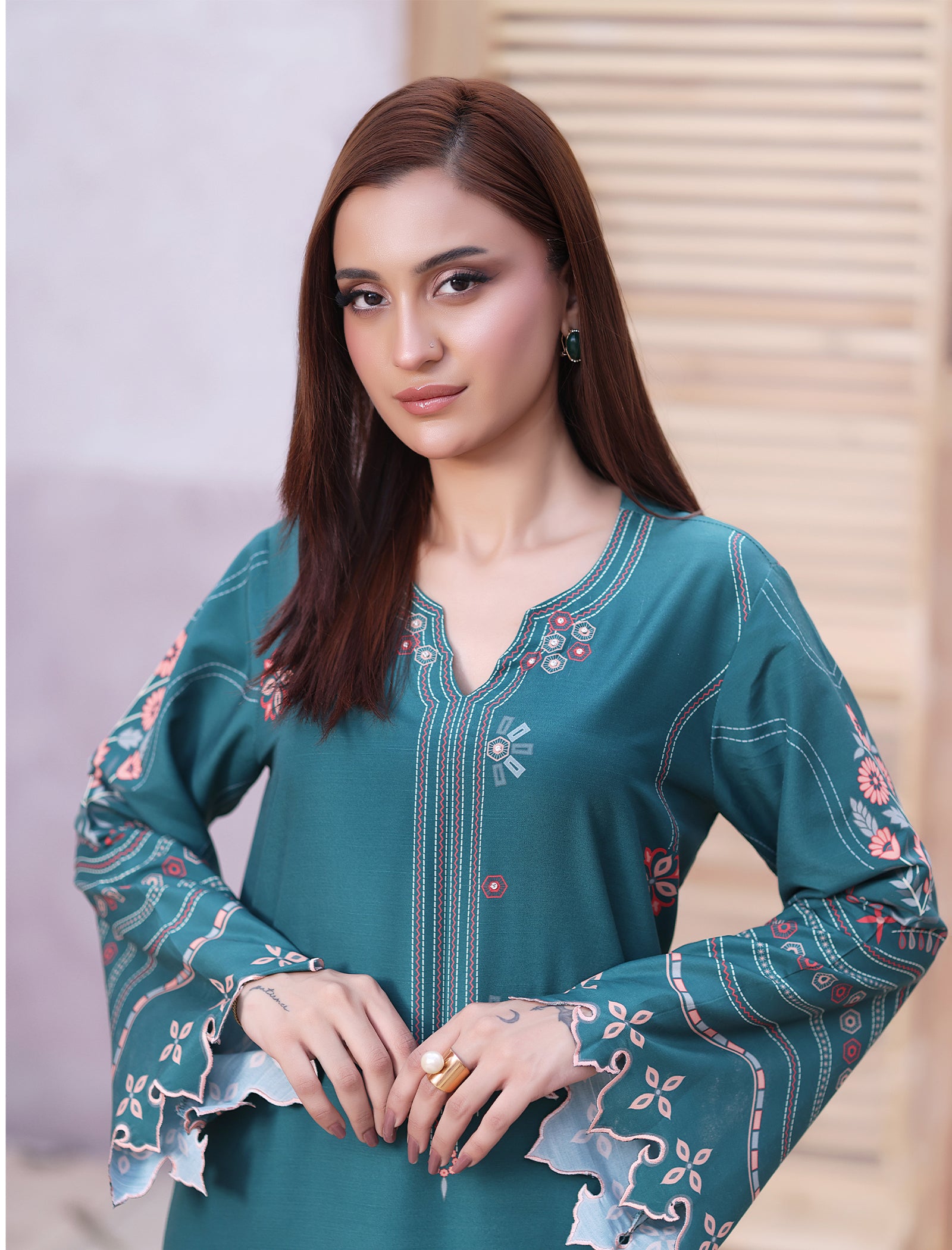 Emerald Secondary image